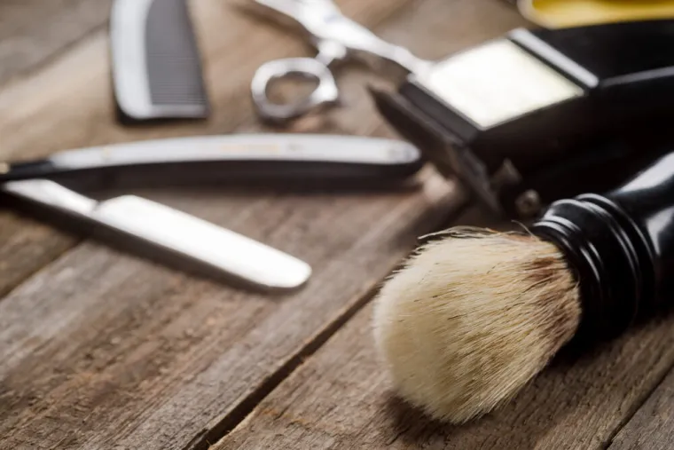 Professionnel pour la vente d'accessoires pour la tonte et l'entretien de la barbe, Reims, The Artist